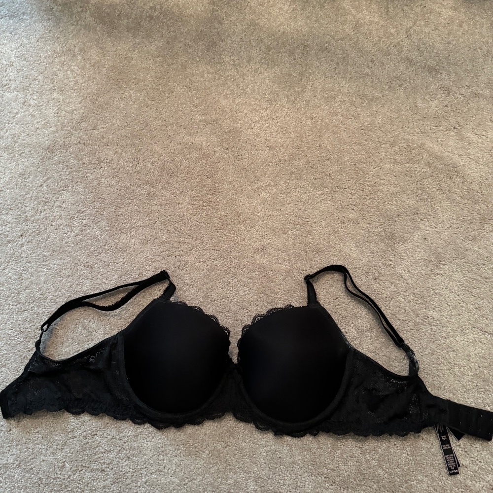 Victoria's Secret Black bra size 34DD